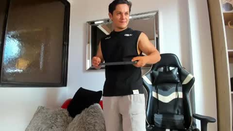 julian_wallace online show from April 2026 06:23:01 PM