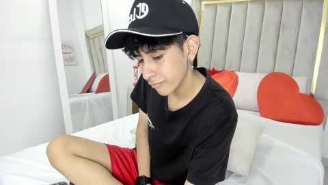 Julian online show from February 2026 08:02:02 PM