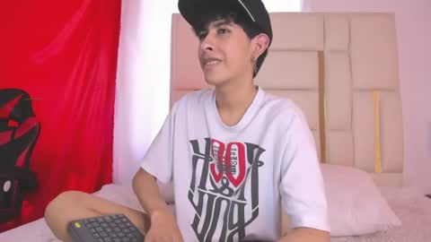 Snapshot of julian_xp chatting on July 2026 08:00:01 PM Julian online show from July 2026 08:00:01 PM