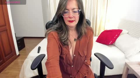 Snapshot of juliannemore chatting on May 2026 12:50:01 AM Fernanda online show from May 2026 12:50:01 AM