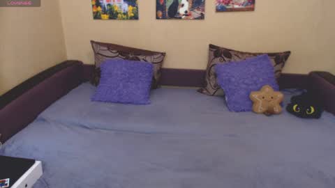 Snapshot of juliasane_ chatting on April 2026 08:07:01 AM Jul online show from April 2026 08:07:01 AM