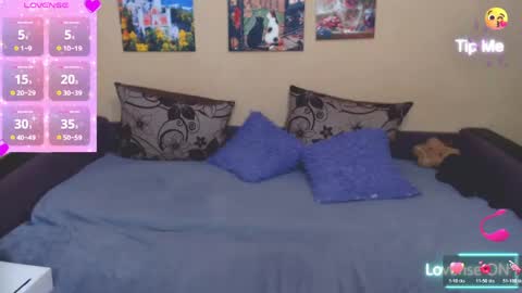 Snapshot of juliasane_ chatting on April 2026 05:30:01 PM Jul online show from April 2026 05:30:01 PM