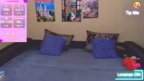 Snapshot of juliasane_ chatting on June 2026 06:10:02 AM Jul online show from June 2026 06:10:02 AM