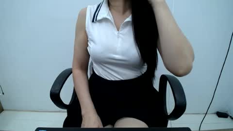 Snapshot of julie9x chatting on July 2026 07:39:01 PM julie9x online show from July 2026 07:39:01 PM