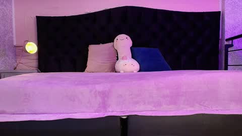 Julieta  online show from April 2026 12:05:02 PM