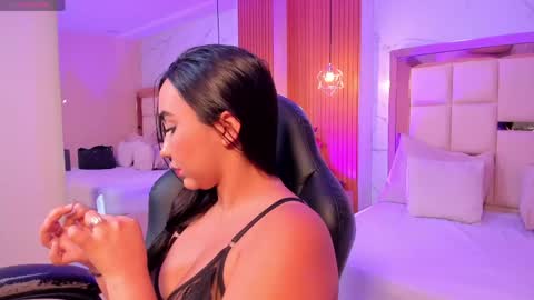 Snapshot of julieta_rose__ chatting on May 2026 11:54:01 PM online show from May 2026 11:54:01 PM