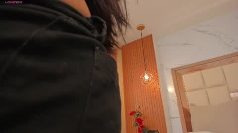 Snapshot of julieta_rose__ chatting on June 2026 10:23:02 PM online show from June 2026 10:23:02 PM