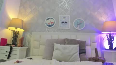 Snapshot of julietta_pink chatting on May 2026 04:06:02 AM Julieta online show from May 2026 04:06:02 AM