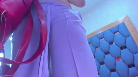 Snapshot of juliette_pretty_ chatting on July 2026 07:05:02 PM juliette_pretty_ online show from July 2026 07:05:02 PM