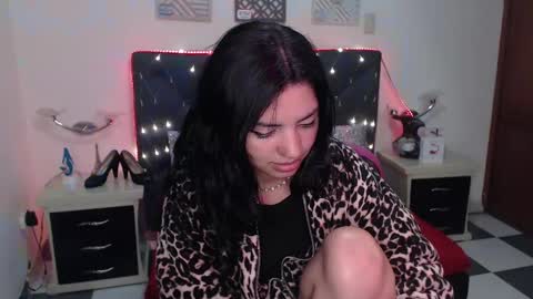 Snapshot of juliieth_miller chatting on January 2025 09:32:01 AM Juliieth Miller online show from January 2025 09:32:01 AM