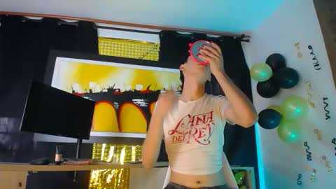 jullian online show from March 2026 07:44:01 PM