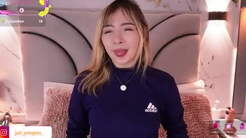 jullianapriv_ online show from April 2026 02:39:01 PM