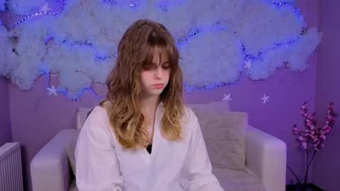 just_hannaa online show from April 2026 07:11:01 PM