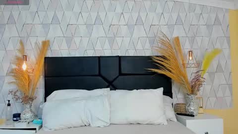 Justine online show from March 2026 05:02:02 AM