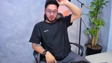 Kaan  Annie online show from March 2026 03:18:02 AM