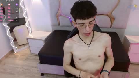 kai_tay1 online show from April 2026 11:44:01 AM