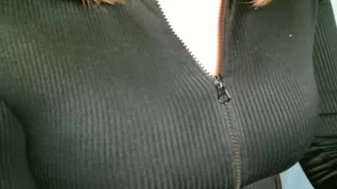 Kaitlin online show from April 2026 10:32:01 AM