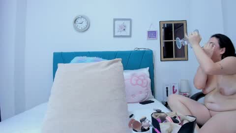 Kamilalopez online show from April 2026 08:39:01 PM