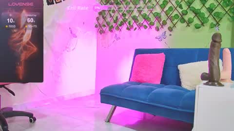 Karen  online show from October 2025 01:44:01 PM