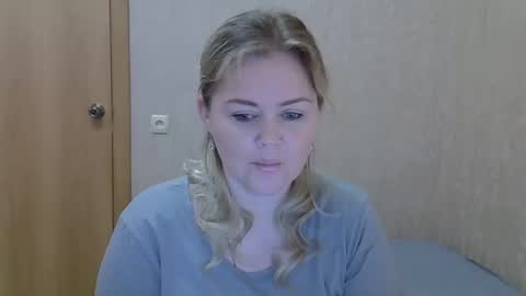 Snapshot of karennelsonx chatting on June 2026 09:35:02 AM karennelsonx online show from June 2026 09:35:02 AM