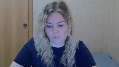 Snapshot of karennelsonx chatting on June 2026 09:34:01 AM karennelsonx online show from June 2026 09:34:01 AM