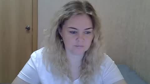 Snapshot of karennelsonx chatting on June 2026 08:19:01 AM karennelsonx online show from June 2026 08:19:01 AM