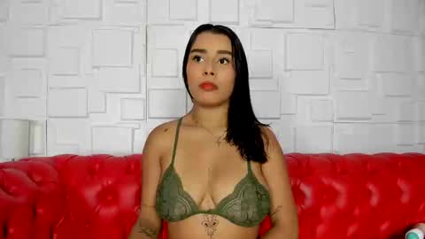 Snapshot of karina_aurora chatting on February 2025 11:15:02 PM karina_aurora online show from February 2025 11:15:02 PM