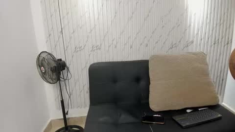 Snapshot of karina_aurora chatting on February 2026 04:42:01 AM karina_aurora online show from February 2026 04:42:01 AM