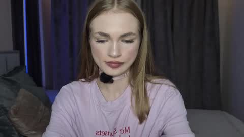 karinchik544 online show from November 2025 01:55:01 PM