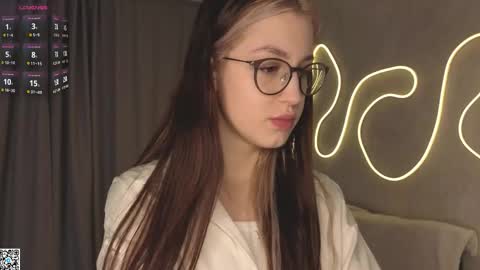 Snapshot of karissahintze chatting on February 2026 04:09:02 AM Grace online show from February 2026 04:09:02 AM