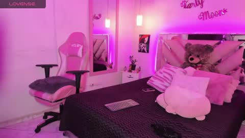 Karly Moonns online show from July 2026 12:33:02 PM