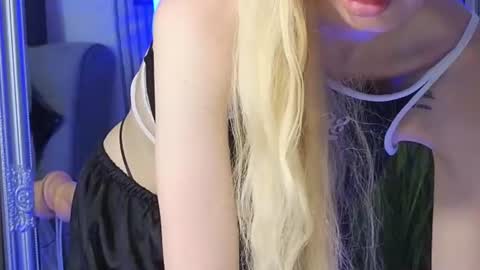 Julia online show from June 2026 07:34:02 PM