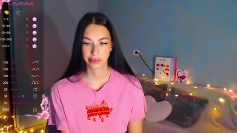Snapshot of karolina_hottie_ chatting on July 2026 01:52:01 AM Kira online show from July 2026 01:52:01 AM