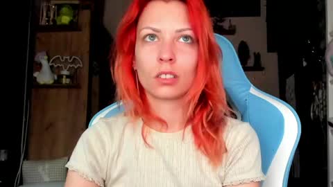 karoline121 online show from April 2026 04:45:01 PM