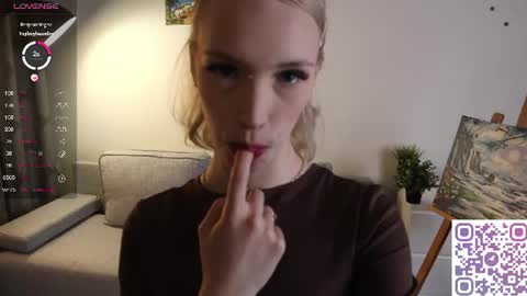 Karoline online show from June 2026 10:19:02 PM
