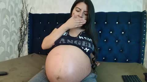 Snapshot of karolineburnx chatting on May 2026 10:26:02 PM Isa online show from May 2026 10:26:02 PM