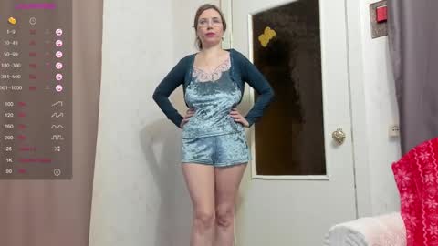 Karoline online show from December 2024 10:23:02 AM