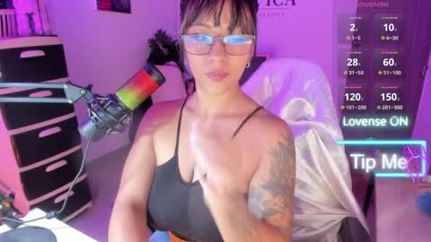 Caro online show from March 2026 11:43:02 AM