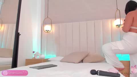 Kassia online show from November 2025 05:13:02 AM