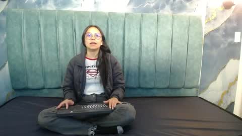 Katalina online show from May 2026 07:33:01 PM