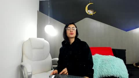 Kate Evans online show from April 2026 10:16:01 AM