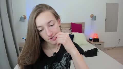 Snapshot of kate_redgar chatting on February 2026 01:45:01 PM kate_redgar online show from February 2026 01:45:01 PM