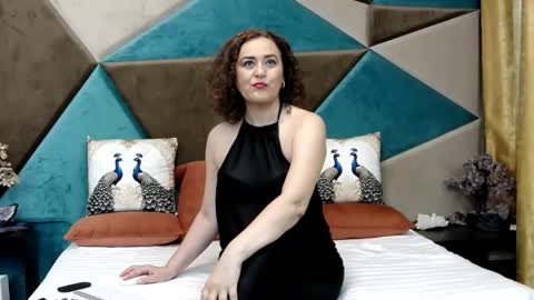 Snapshot of katequeenx chatting on June 2026 10:54:01 PM KateQueenston -- online show from June 2026 10:54:01 PM
