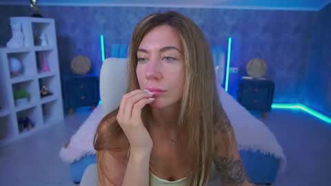 Snapshot of kateshanny chatting on June 2026 06:33:01 AM Kate online show from June 2026 06:33:01 AM