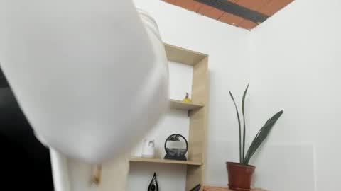 Snapshot of katherine_blair chatting on July 2026 12:10:01 PM katherine_blair online show from July 2026 12:10:01 PM
