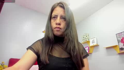 Paola online show from October 2025 12:47:01 PM
