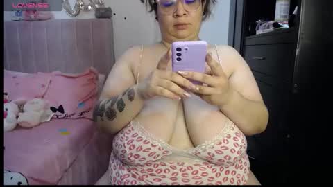 Snapshot of kathybigboobsbbw_ chatting on March 2026 05:14:02 AM kathybigboobsbbw_ online show from March 2026 05:14:02 AM