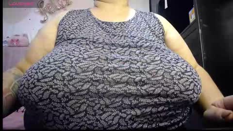 Snapshot of kathybigboobsbbw_ chatting on March 2026 05:24:01 AM kathybigboobsbbw_ online show from March 2026 05:24:01 AM