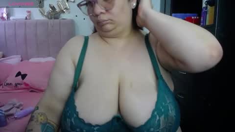 Snapshot of kathybigboobsbbw_ chatting on April 2026 09:09:02 PM kathybigboobsbbw_ online show from April 2026 09:09:02 PM