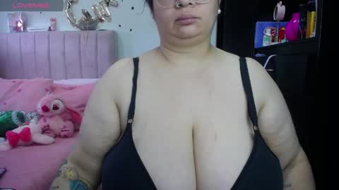 Snapshot of kathybigboobsbbw_ chatting on April 2026 08:53:01 PM kathybigboobsbbw_ online show from April 2026 08:53:01 PM